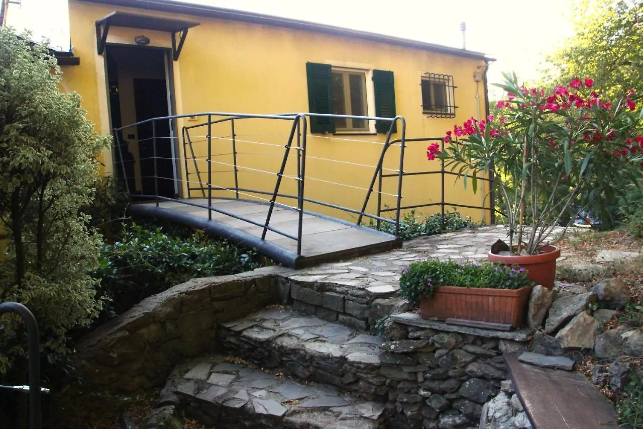 Villa Maia Neirone 0*,  Italia